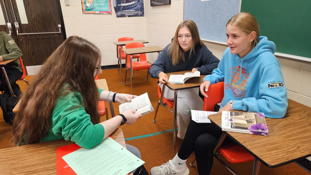 Popular novels return to English&nbsp;classes